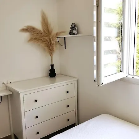 Belle Vue Mer, Au Calme Avec Climatisation Et Wifi 4 Personnes * Grimaud