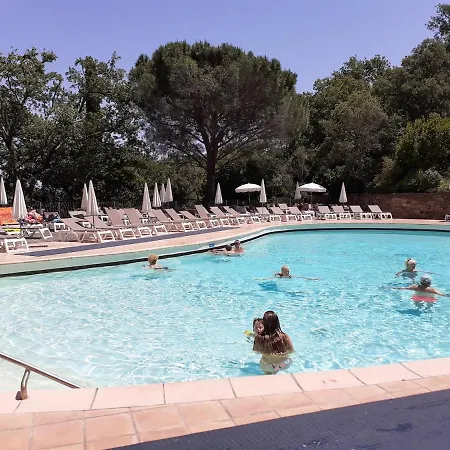 Belle Vue Mer, Au Calme Avec Climatisation Et Wifi 4 Personnes * Grimaud
